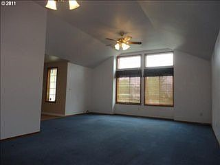 2nd image of 4009 SE Russell St