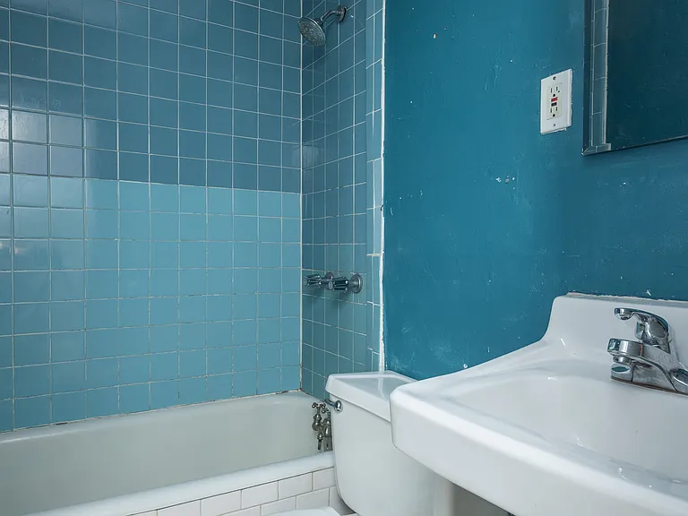 85 Myrtle St #8 — Photo 4