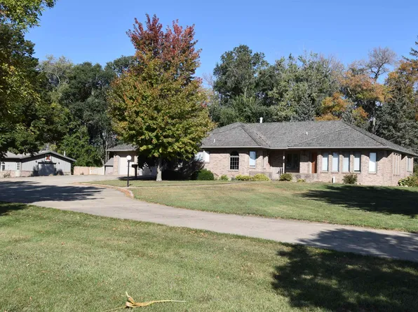 1865 Polk Ave, Sibley, IA 51249