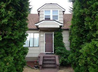 3020 SW Barton St, Seattle, WA 98126