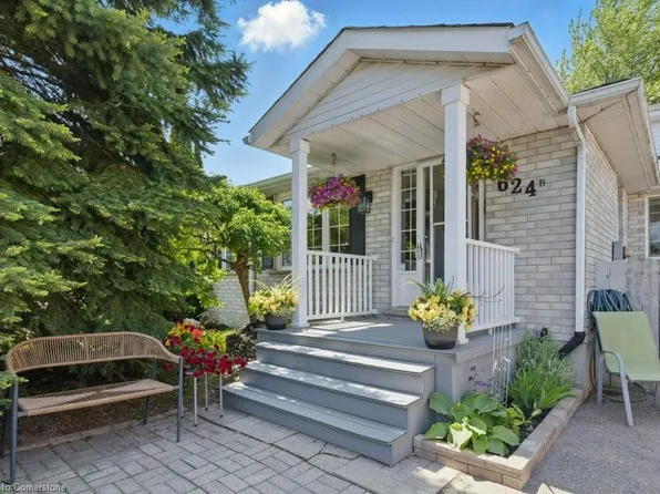 624 Settlersfield Ct #B, Waterloo, ON N2T 2K7