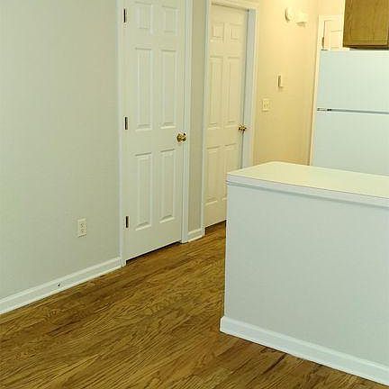 3rd image of 2833 Jersey Ave