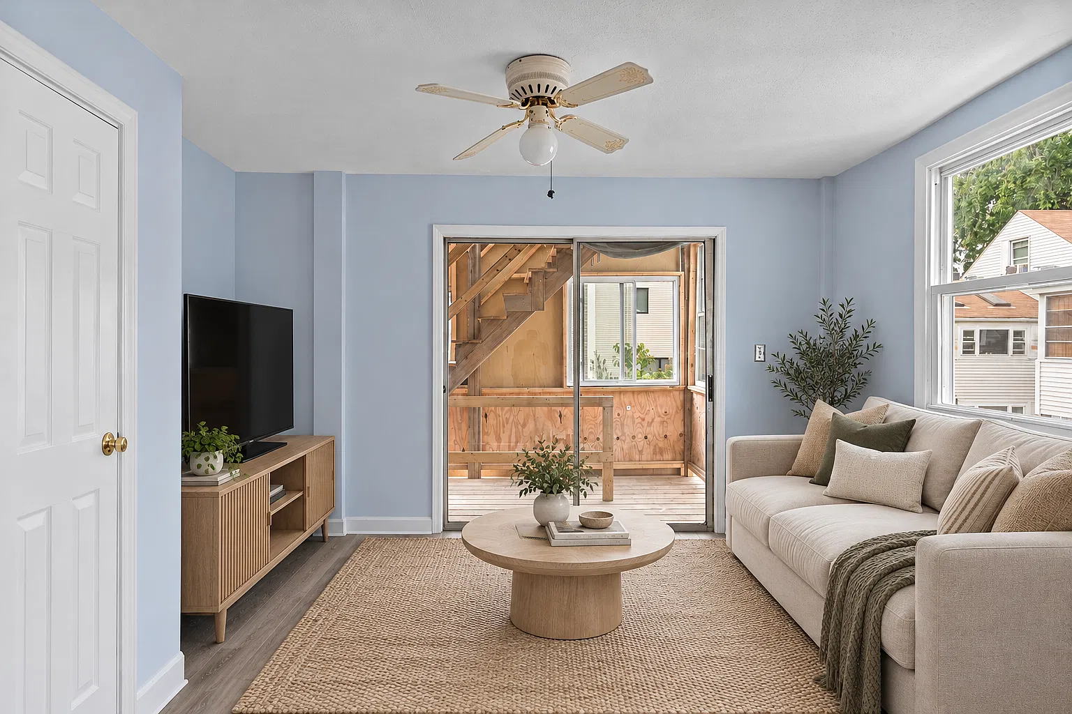 3 bed, 850 sqft, $2,900 — Photo 1