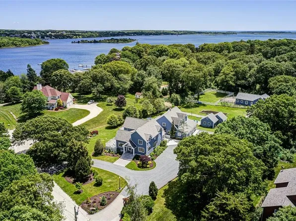 8 Clydes Way, Westport, MA 02790
