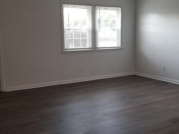 2nd image of 901 N Gillfield Dr