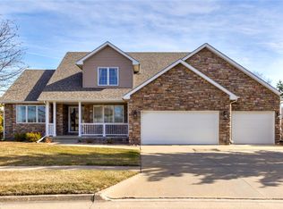 717 NW Boulder Point Cir, Ankeny, IA 50023