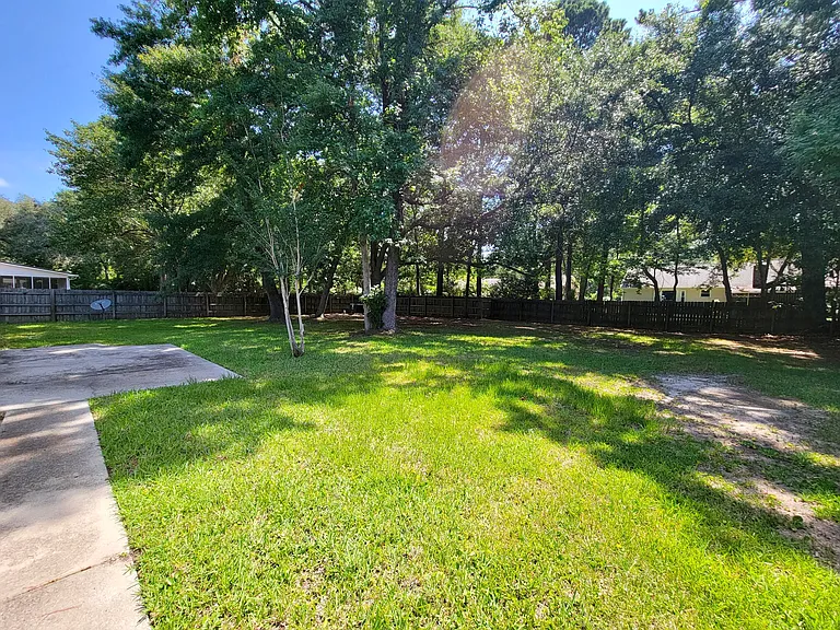1003 Law Ln — Photo 26