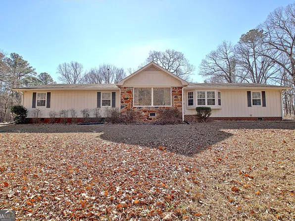 155 Dana Dr, Fayetteville, GA 30215