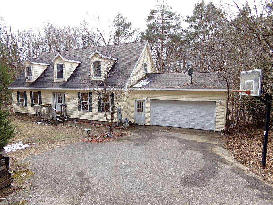1st image of 2440 Maguire Ave NE