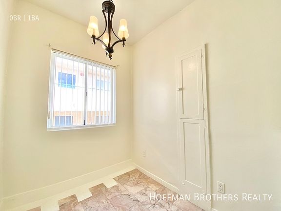 3rd image of 4848 Rosewood Ave #27