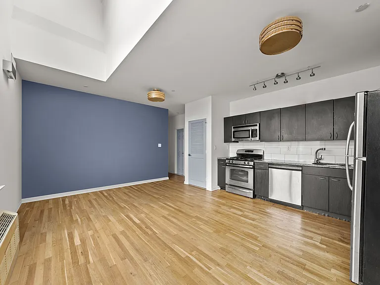 715 Flushing Ave #4A — Photo 2