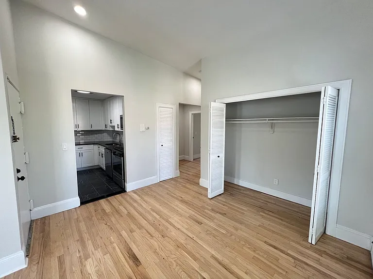 48 Bright St #4 — Photo 7