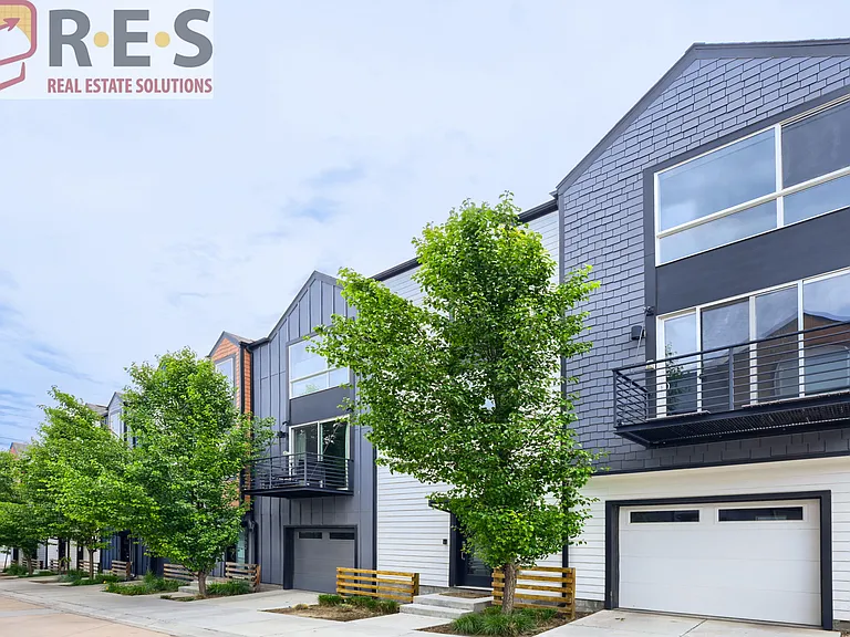 5566 W 11th Pl — Photo 17