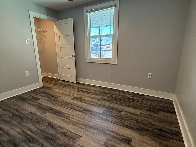 255 Papworth Ave — Photo 10