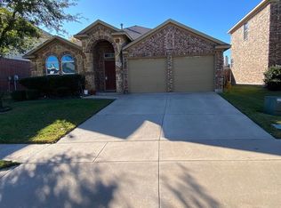 4325 Mountain Crest Dr, Fort Worth, TX 76123