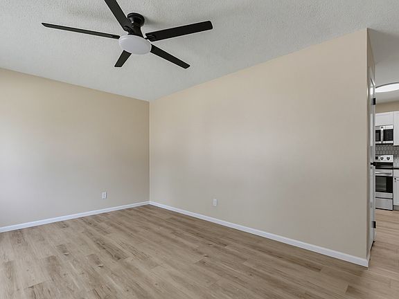 5th image of 2704 Wood Dale Ave