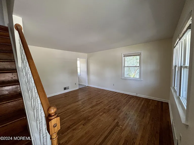 99 McLean St — Photo 3