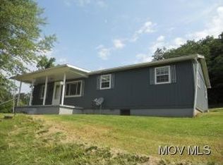 32 Rock Run Rd, Saint Marys, WV 26170