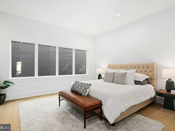 1108 Cypress St, Philadelphia, PA 19107