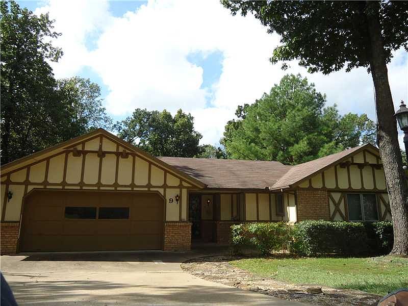 1st image of 9 Weston Ln