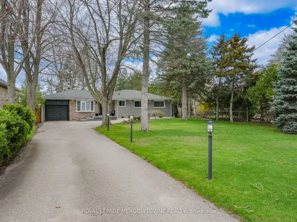 4 Chipper Ct, Halton Hills, ON L7G 1L3