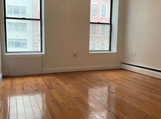 222 E 53rd St #2B, New York, NY 10022