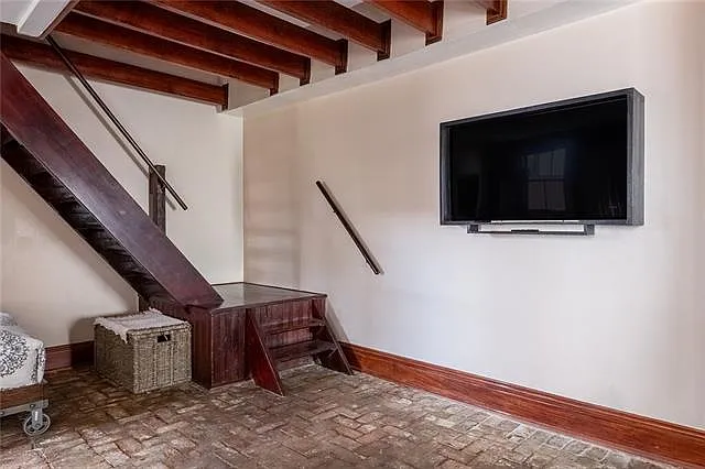 1 bed, 1.0 bath, 700 sqft, $1,950 — Photo 3