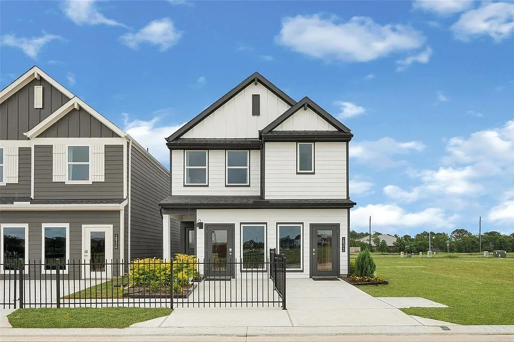 4 bed, 2.5 bath, 2275 sqft, $2,399 — Photo 1