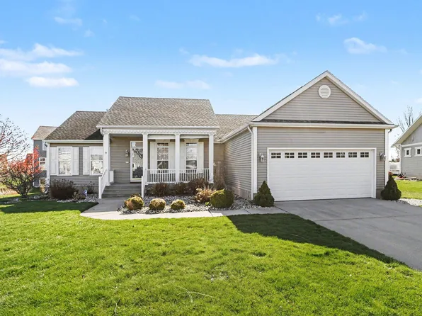 533 Dune Rdg N, Saint Joseph, MI 49085