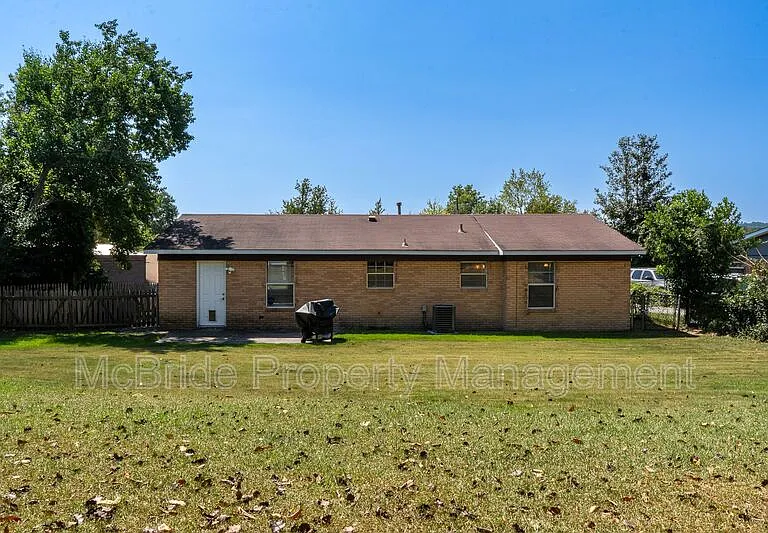 3615 Goldfinch Dr — Photo 27