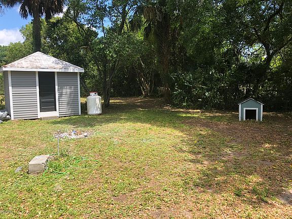 5th image of 513 E Voorhis Ave