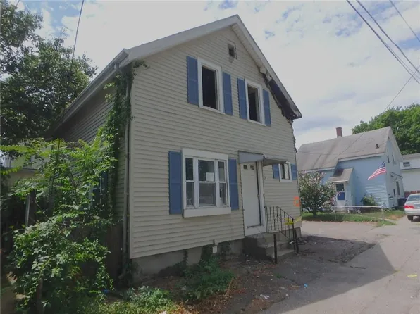 14 Martin Ct, Pawtucket, RI 02860