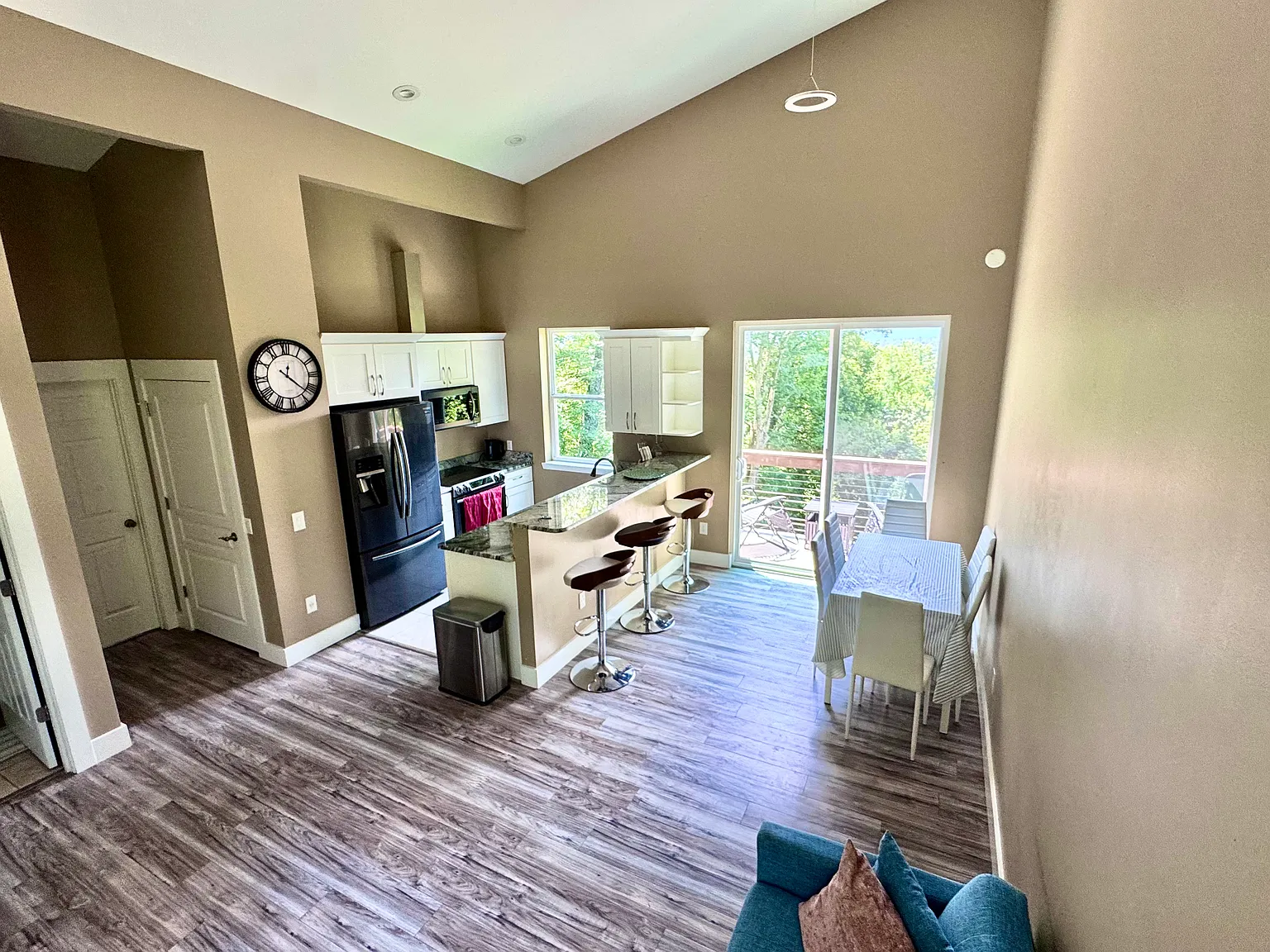 27 Westwood Dr — Photo 3