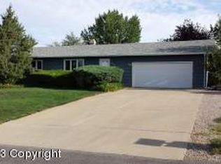 1801 Knollwood Dr, Gillette, WY 82718