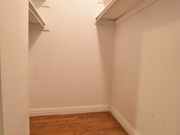4th image of 2350 Broadway #638
