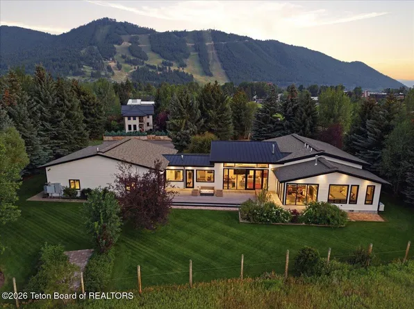 325 Teton Ave, Jackson, WY 83001
