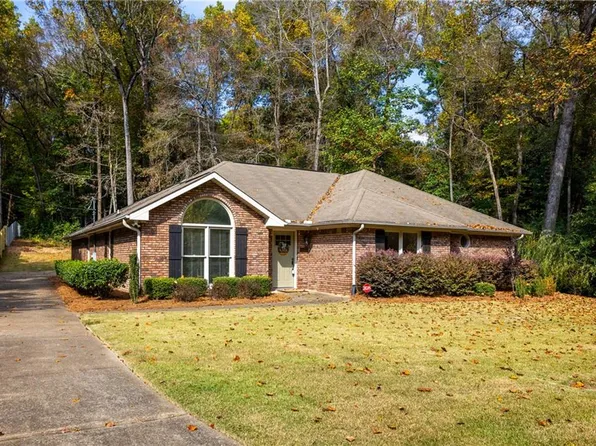 1306 Nottingham Dr, Phenix City, AL 36867