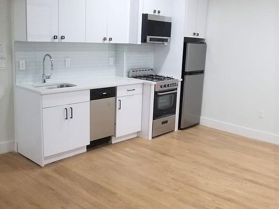 2nd image of 70 Lexington Ave #2M
