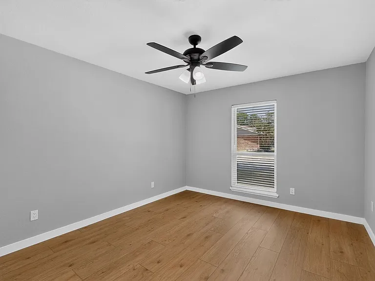 243 Woodhurst Dr — Photo 35