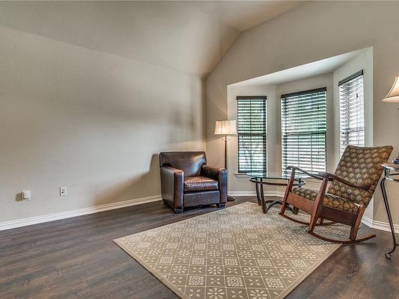 5th image of 2449 Greenbrook Dr