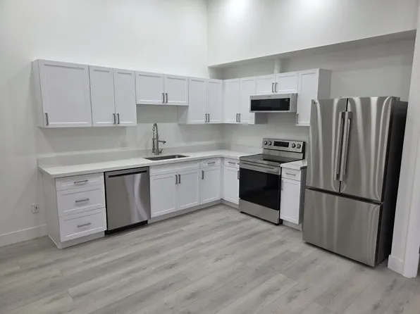2943 E Beck Ln #4, Phoenix, AZ 85032
