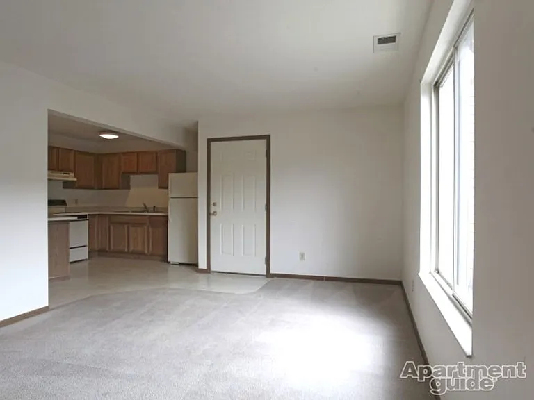 Bremen Park Apartments — Photo 21