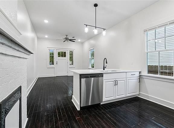 4th image of 4023 Franklin Ave