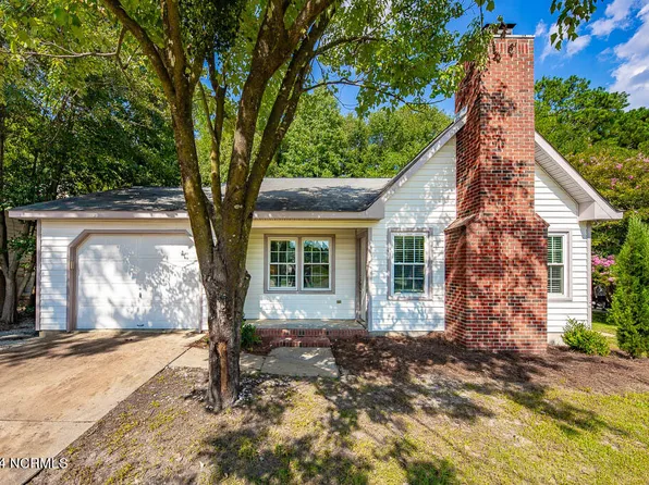 208 Esquire Court, New Bern, NC 28562