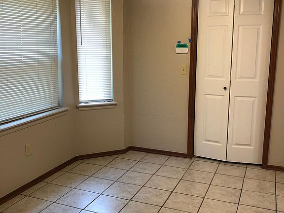 4th image of 1205 Whispering Oaks Blvd