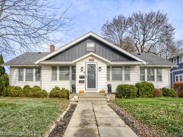 11003 Walker St, Grand Blanc, MI 48439