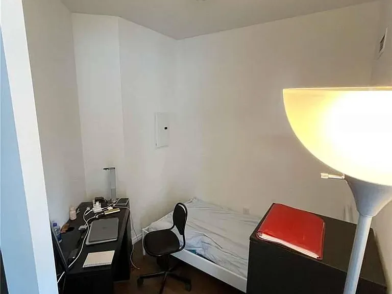 45 Charles St E #1010 — Photo 5