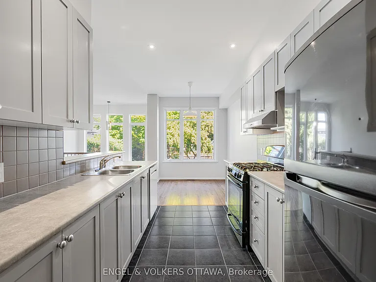 729 Nakina Way — Photo 18