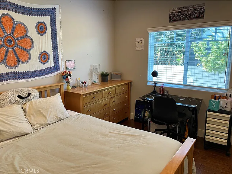 4470 Stansbury Ave — Photo 29