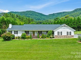 6 Sayles Town Rd, Fairview, NC 28730